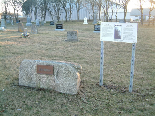 The memorial to Jerome located at Meteghan Cemetery. Image: Lise Robichaud, 2006.