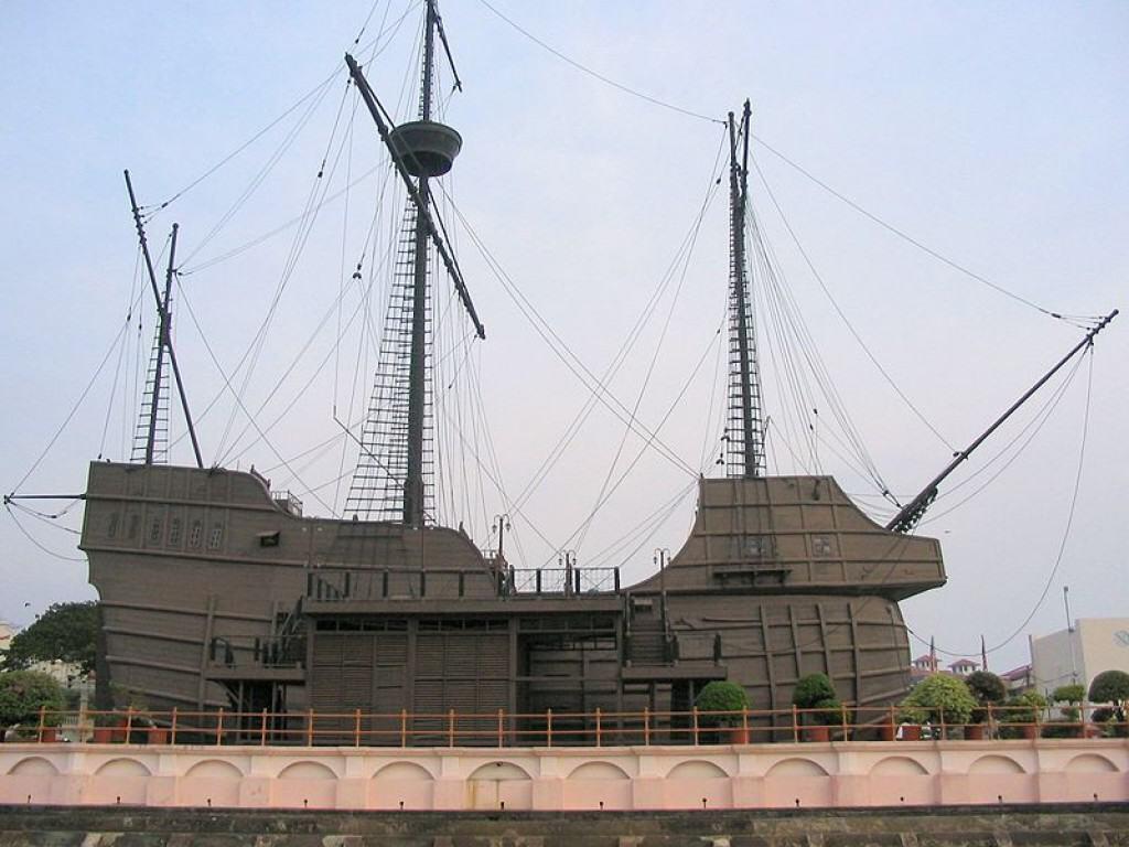 A replica of the Flor De La Mar. There is 2.9 Billion dollars of lost treasure associated with the sinking of Flow De La Mar. Image: Felix Andrews.