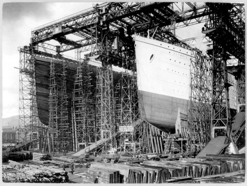 Shipyard construction of the Olympic (R) and Titanic (L).
