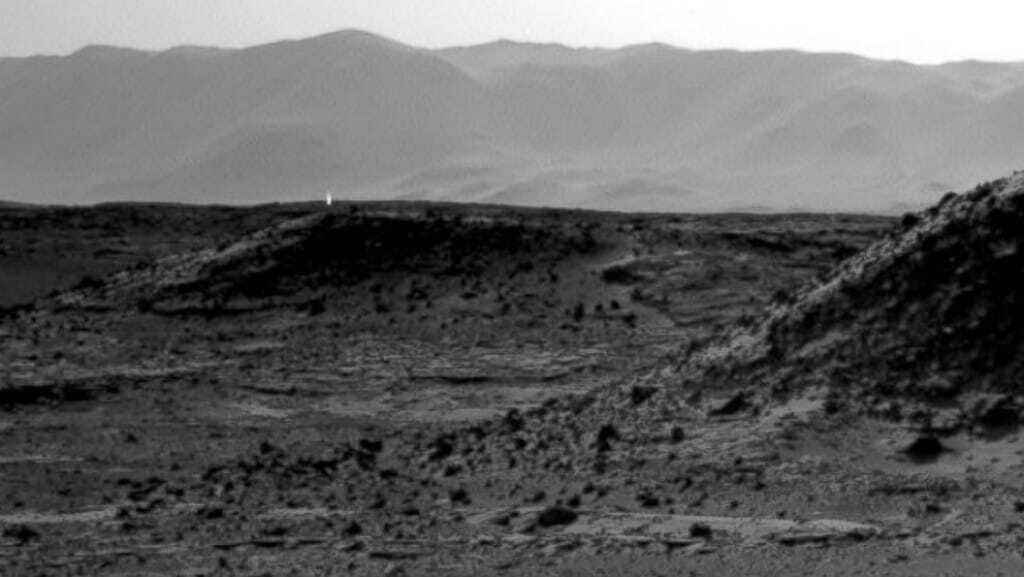 The Curiosity Rover took this image of a strange light on Mars. Nasa photos.