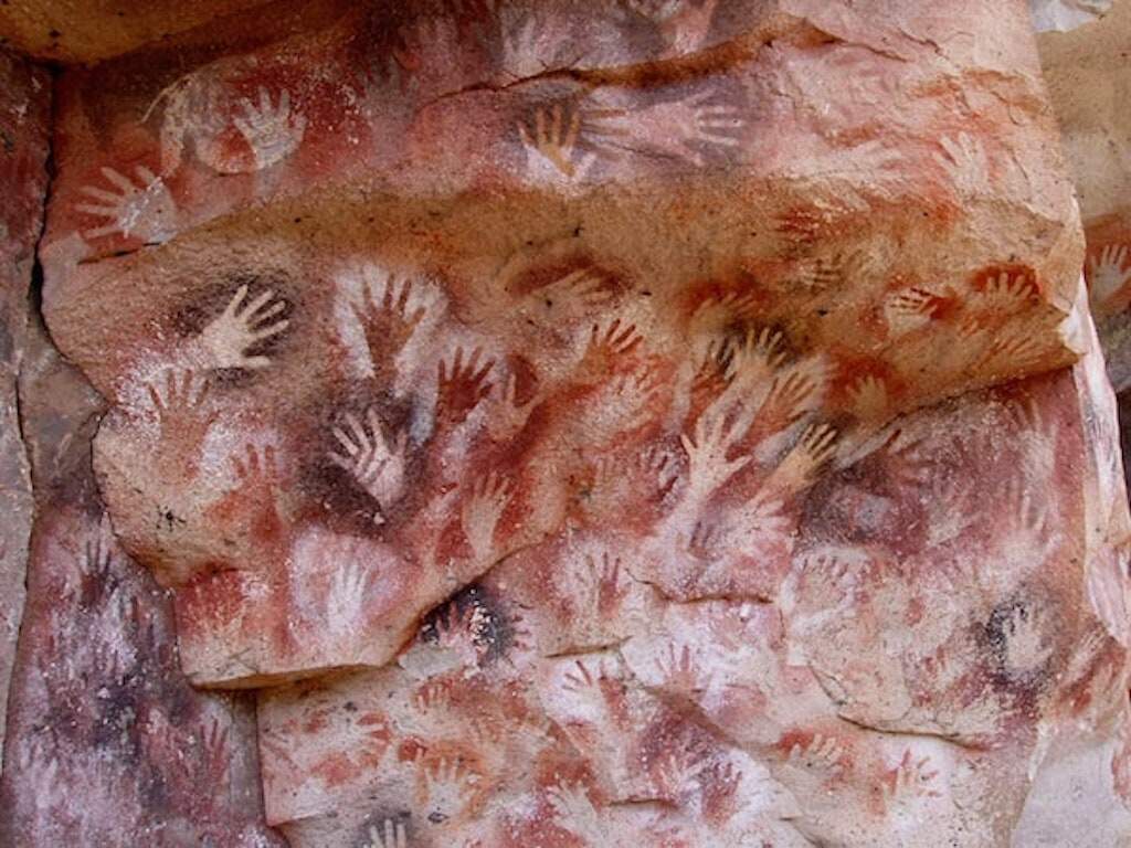 The ancient graffiti of Cueva de las Mano