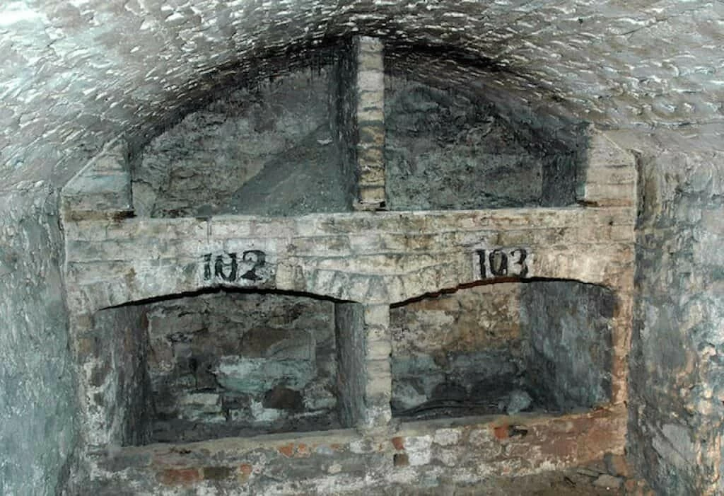 Edinburghs unterirdische Lagergewölbe.
