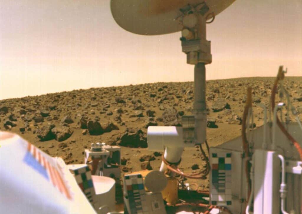 Mars probe, Viking 2 Selfie on Mars. Sept. 3, 1976, NASA.