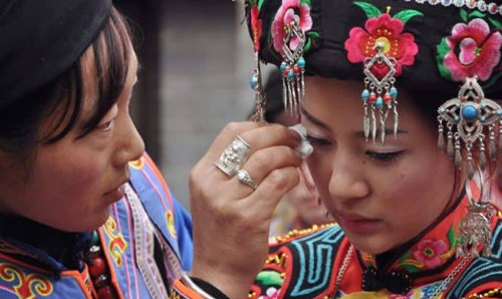 [Obrazek: Tujia-wedding-ritual-of-crying.jpg]