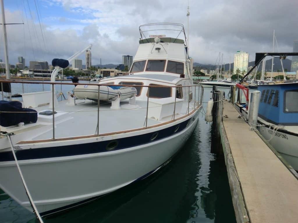 The Splendour in 2011 docked on Oahu, Hawaii.
