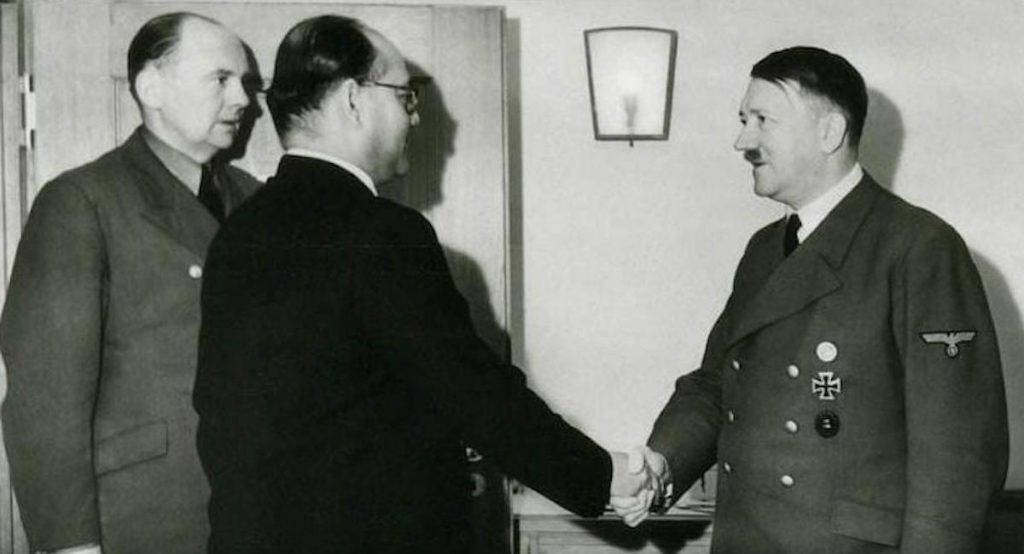 Subhas Chandra Bose meeting with Adolf Hitler in 1941 or 1942. Public domain.