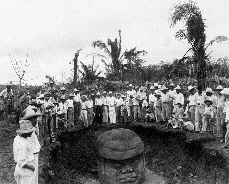 Discovery of the first colossal head in 1962.