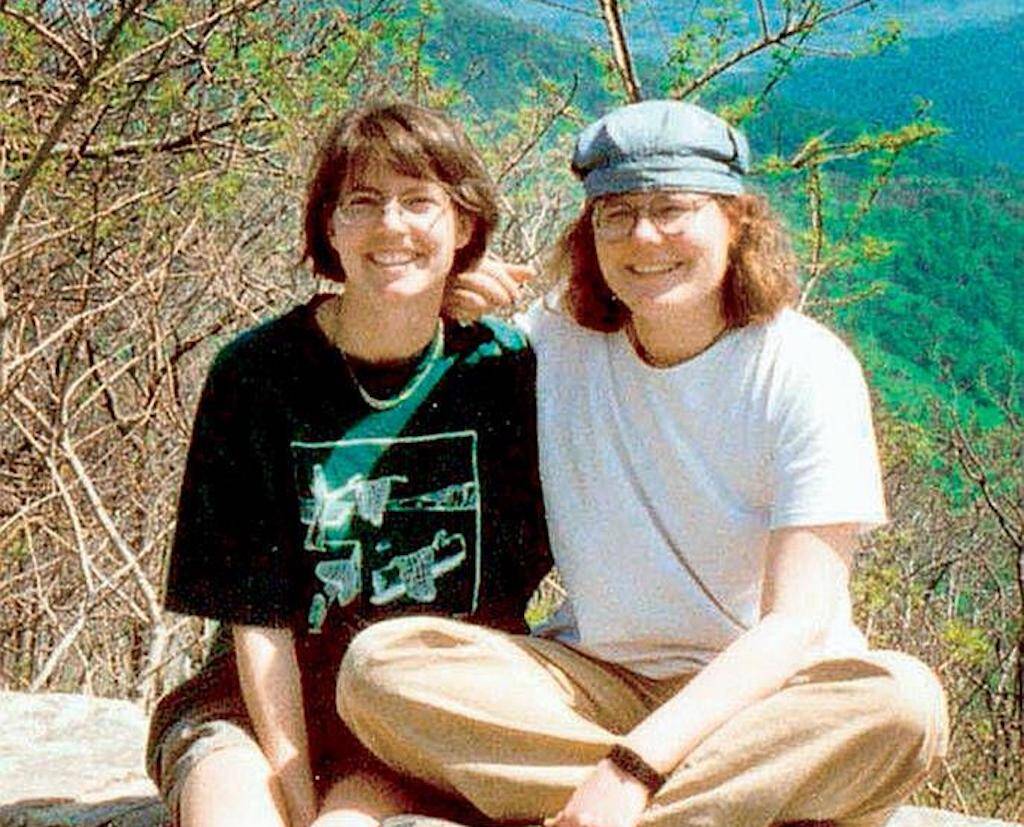 Some believe Julianna (Julie) Williams(L) and Lollie Winans (R) are the latest victims of the Colonial Parkway killer.