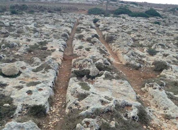 Cart Rutz Malta’s Prehistoric “Cart Ruts” Defy Explanation - Historic Mysteries