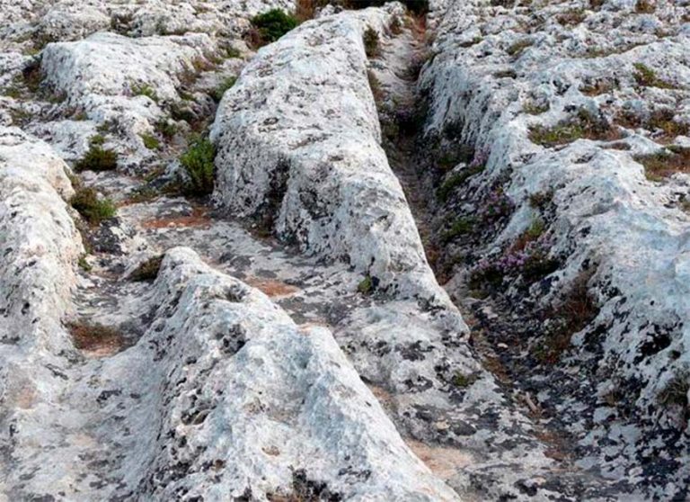 Malta Ruts Malta’s Prehistoric “Cart Ruts” Defy Explanation - Historic Mysteries